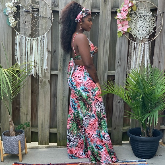 Gorgeous pant set - Picture 3 of 4